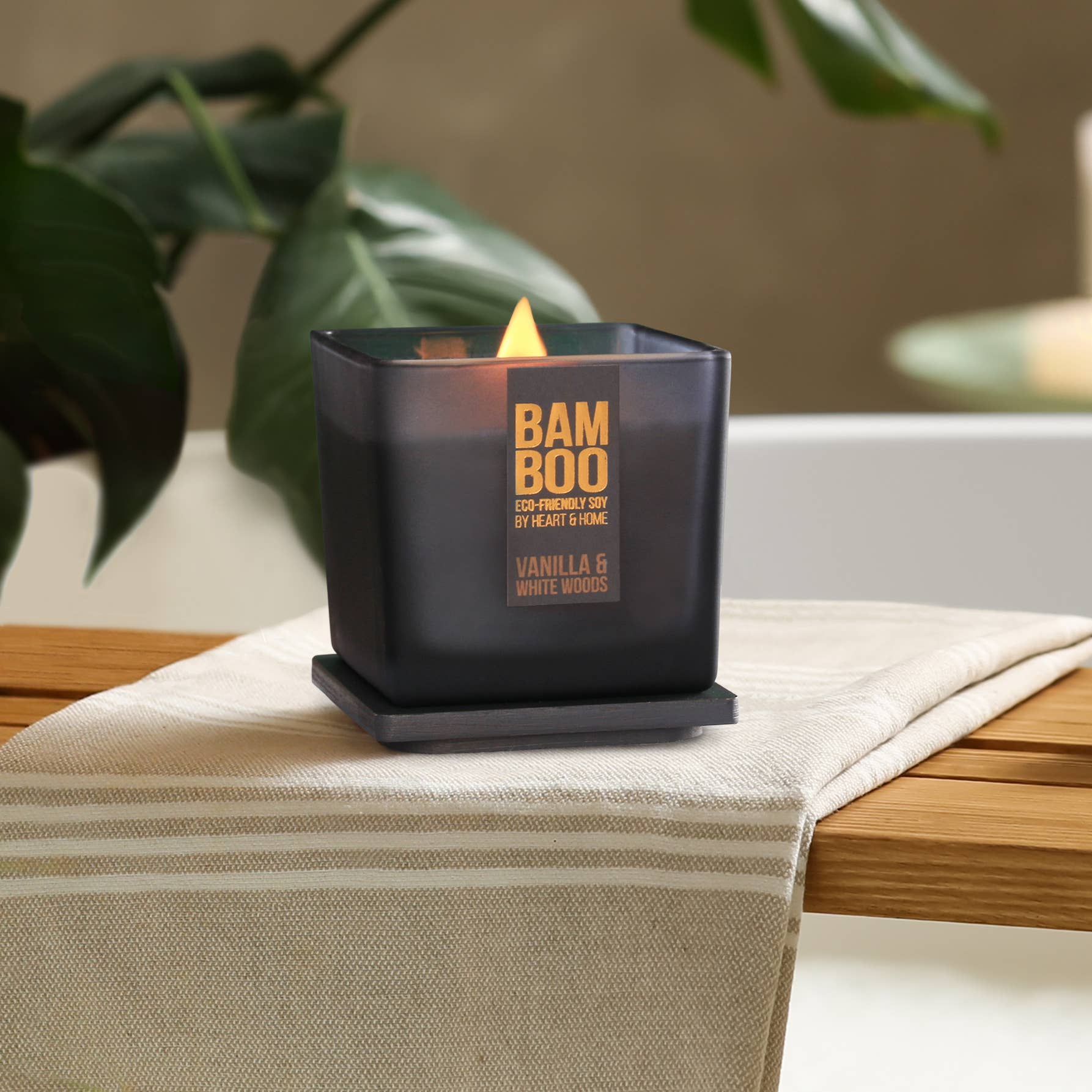 Vanilla & White Woods - Large Candle - 7.4 oz