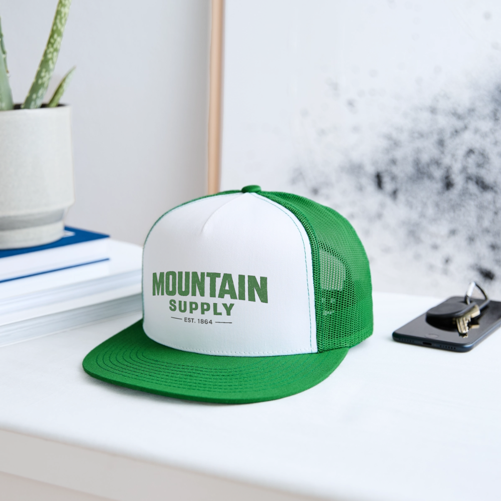MOUNTAIN SUPPLY™ Tehachapi California Premium Green Snapback Trucker Hat - white/kelly green