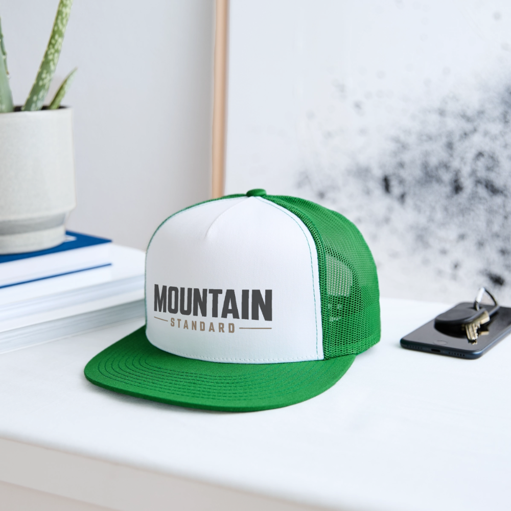 MOUNTAIN STANDARD™ Tehachapi California Premium Snapback Trucker Hat - white/kelly green