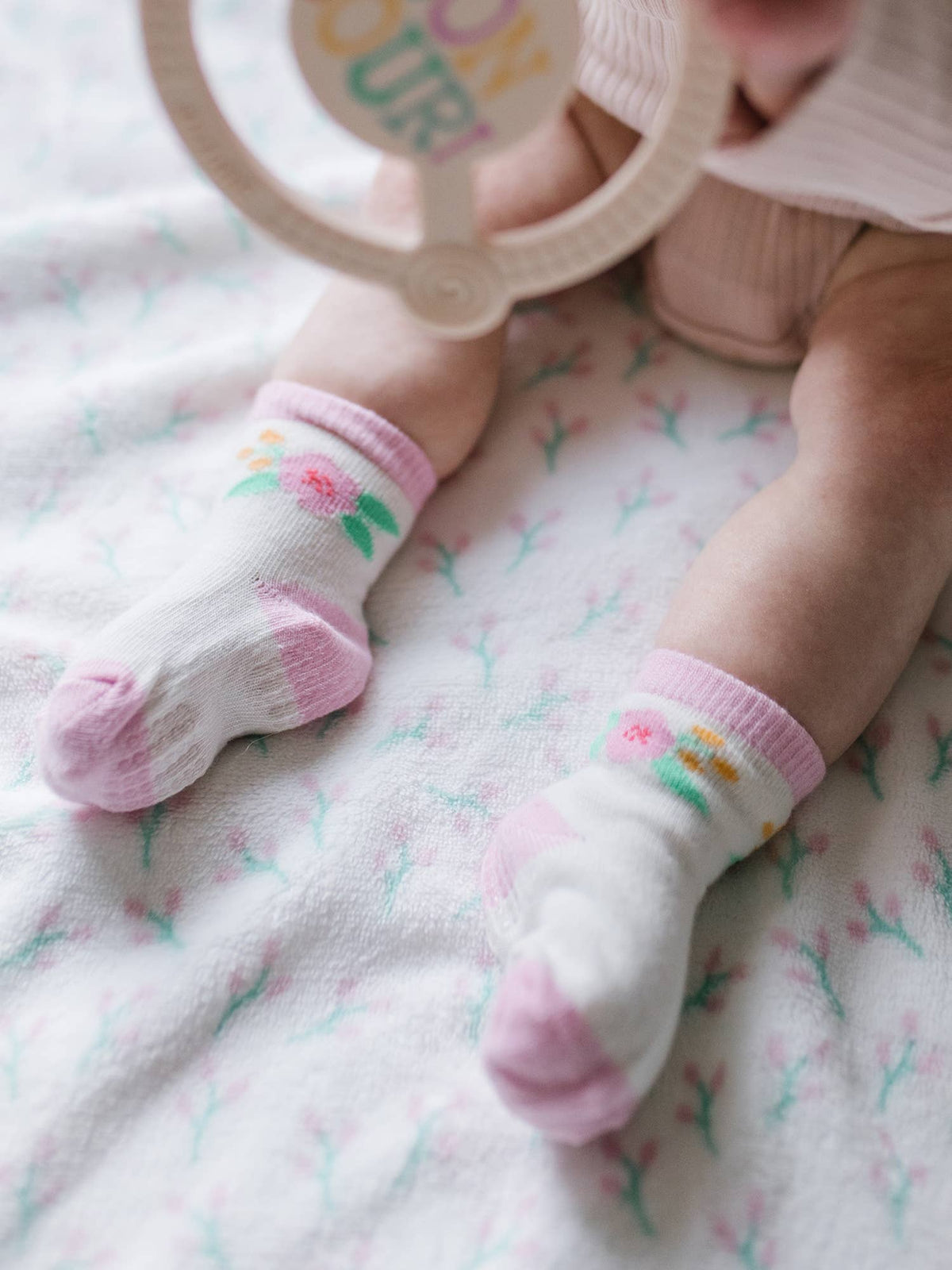 Sweet Daisy Baby Sock Trio with Wash Bag